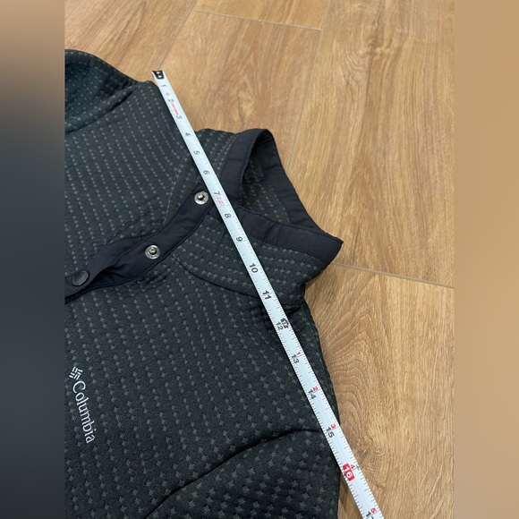 Columbia quarter button-up - Picture 6 of 7